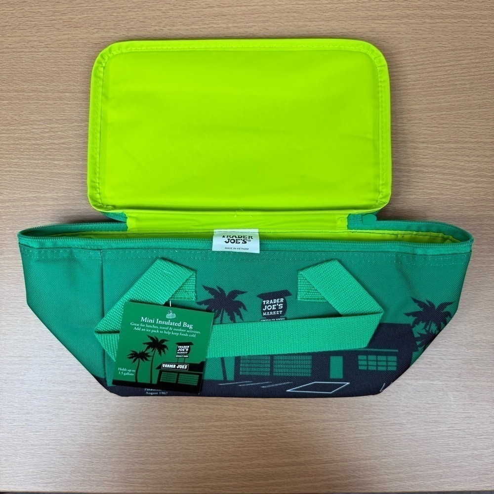 New Limited Edition Green Trader Joe’s Mini Insulated Tote Bag - Picture 3 of 7